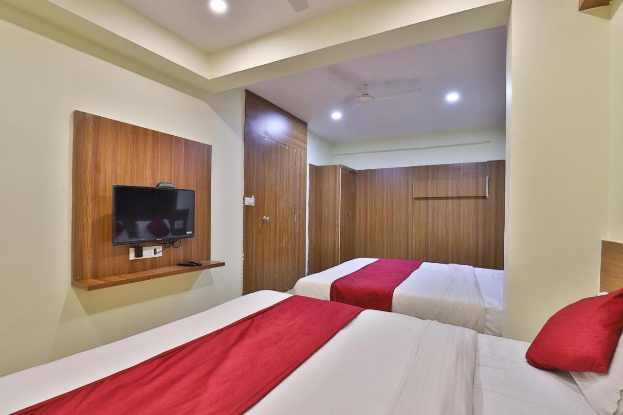 Hotel Park Land Αχμπανταμπάντ Εξωτερικό φωτογραφία